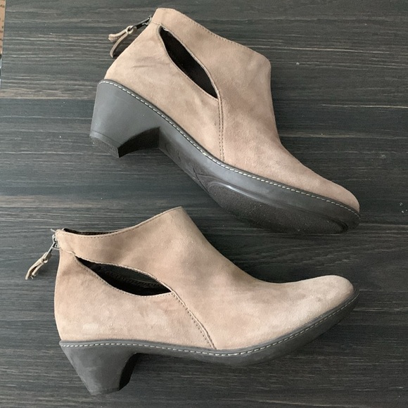 DANSKO Bonita Perforated Ankle Boot - Picture 9 of 13